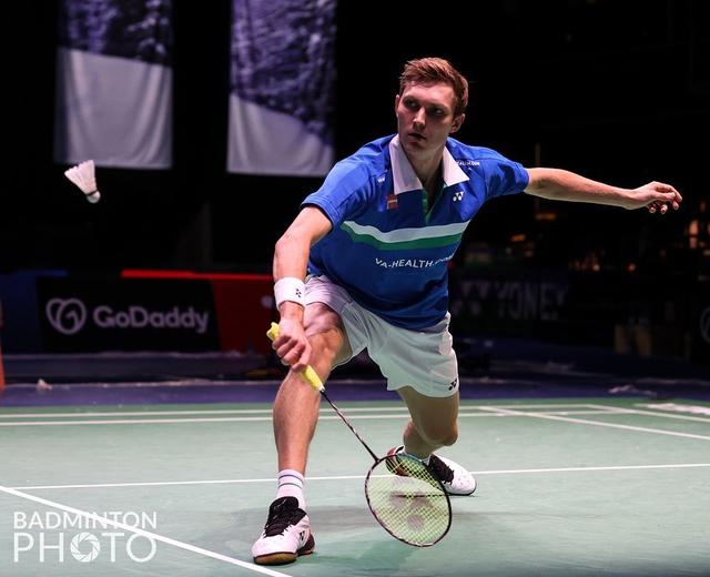 盘点男单世界前十御用羽毛球拍（羽毛球拍 顶级）