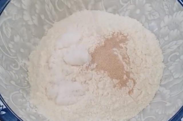 大米饼_大米饼好吃更好做，轻松2步就做好，米香浓郁，又软又糯又筋道（大米饼怎么做既软又好吃窍门）