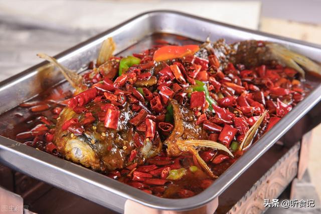 家庭版烤鱼，如何才能做出饭馆的味道（家里烤鱼怎么做）