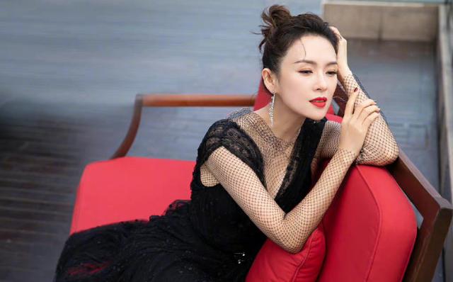 vivinevo_章子怡成名史！有野心才成大事，坚持非汪峰不嫁也全是本事（汪峰靠章子怡火了）