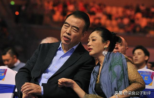 《搜索》是陈凯歌自编自导的剧情电影，评分7.4分（陈凯歌导演豆瓣评分）