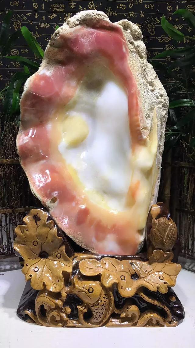 比玉石更稀少，非石非玉却有很高的药用价值（《玉石非玉》）