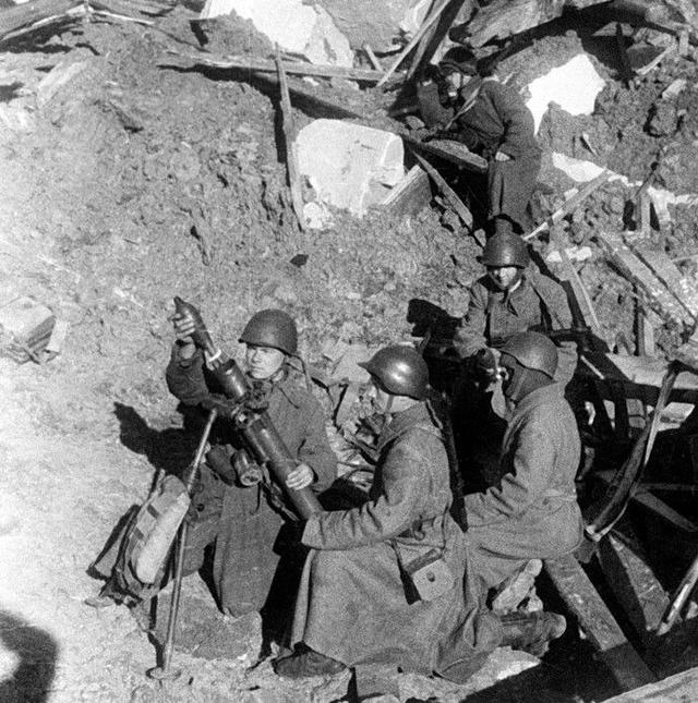 二战苏德步兵喜欢的大喷子：M1938型 120毫米迫击炮简史（二战苏联M1938型122mm榴弹炮）