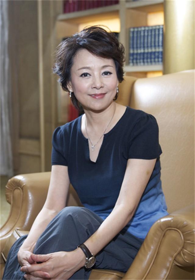 电影演员张瑜_《庐山恋》张瑜：为进好莱坞弃夫，如今资产过亿，却说自己很可怜（庐山恋张瑜的国籍）