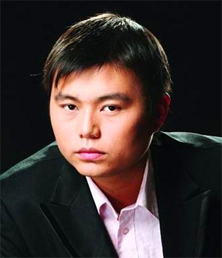 当年明月，靠写书3年赚4100万，被问及为何会写？（网络写手当年明月写了什么）
