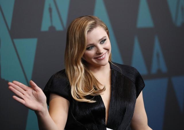 莫瑞兹_明明是少女偏爱大婶风格的科洛莫瑞兹又自毁形象，H身形还有救吗