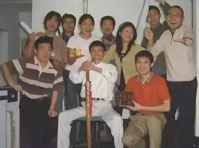 京东001号快递员金宜财：死心塌地送快递12年，刘强东给了他什么