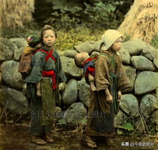 33张罕见照，美国黑人抱慰安妇，原子弹爆炸后的一家三口体无完肤