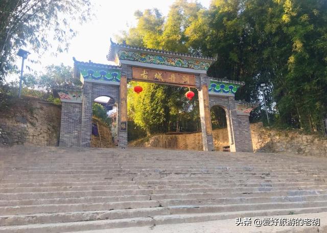 一年卖出100万只腊鸭的古镇，400年来不通车，像现代版世外桃源