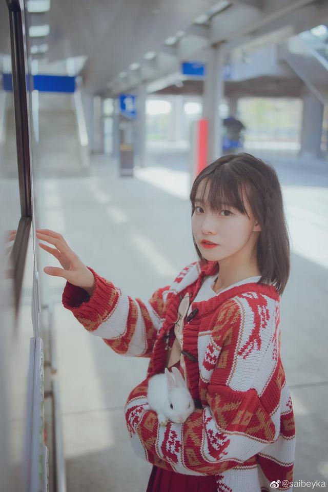 JK校服：《需要恋爱的夏天》，悄悄的等待，和路过的你
