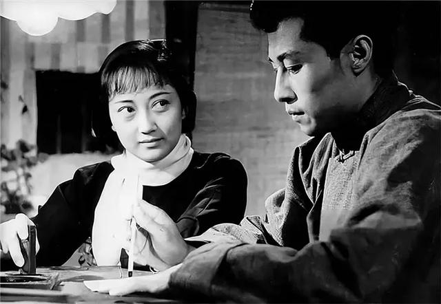 电影演员张瑜_1981年的《知音》：张瑜版小凤仙遭质疑，王心刚获百花奖后息影