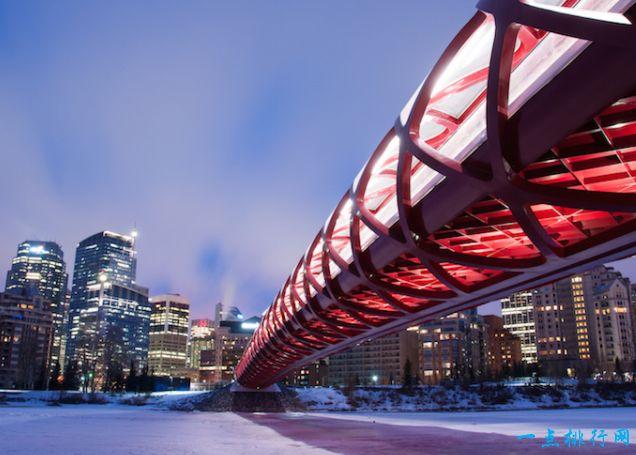 加拿大著名景点_加拿大十大最好的旅游胜地，惠斯勒度假区是北美最大、最著名的高山滑雪胜地