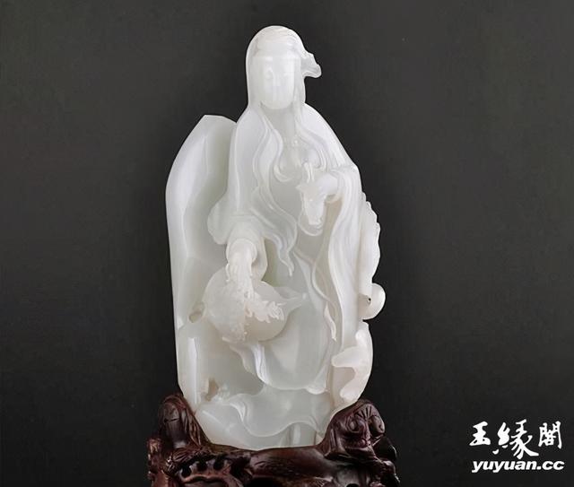 和田玉和翡翠的区别_和田玉和翡翠的区别（和田玉和翡翠哪个价值更高）