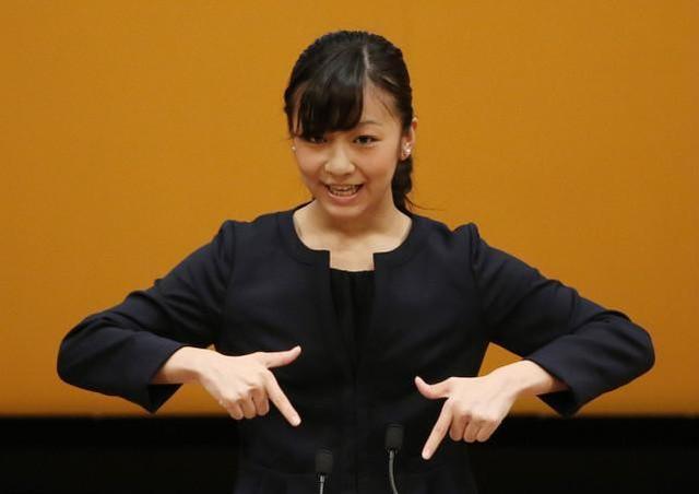 小香风的服装果然高级，连日本的公主都喜欢穿，气质高级还雅致