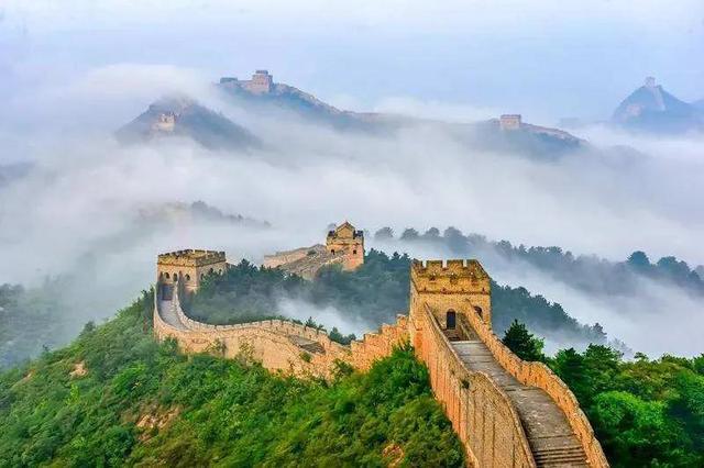 中国56项世界文化遗产，唯万里长城文化最丰富（万里长城是举世闻名的世界文化遗产之一）