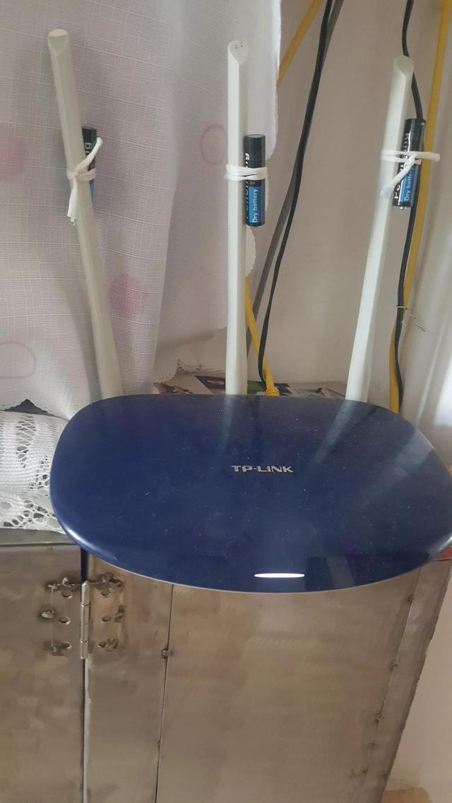 手机用路由器卡顿问题（手机连路由器很卡）
