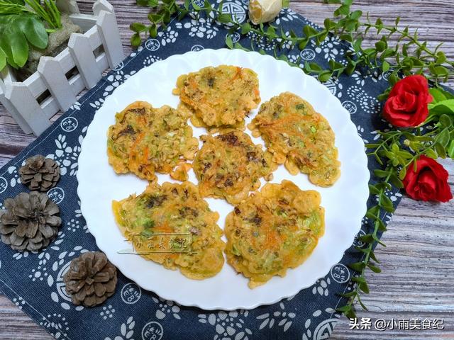 海蛎饼的做法_海蛎饼好吃，但油炸上火又油腻，外婆有妙招，这样做好吃还不上火（海蛎煎上火吗）