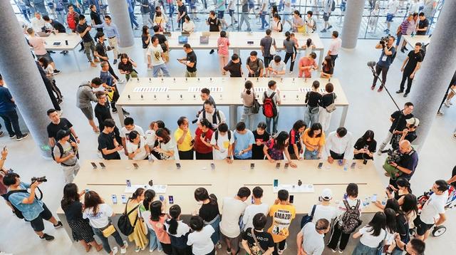 探秘华为全球首家直营店，无边界的设计果然又潮又美