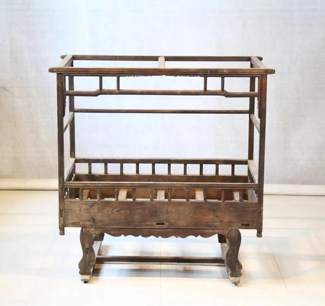 「宋元风格——童床」出自山西，松柏木，宋元风格，高古制式（宋元时期家具图片）