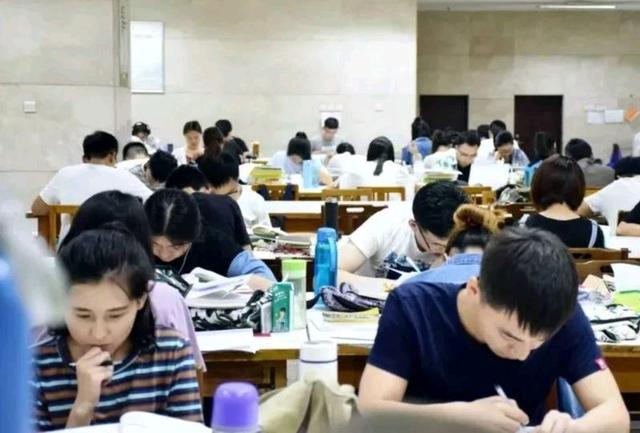 深圳大学，27966人报考，还有哪些考研热门院校？（深圳大学,27966人报考,还有哪些考研热门院校专业）