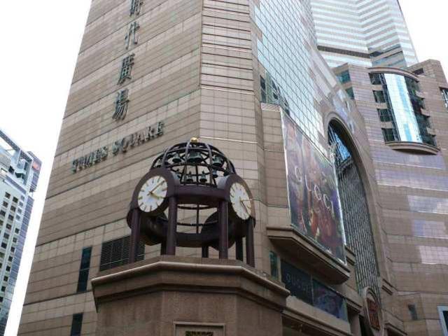 花22亿买下一个旧码头，后来女婿改建成商场，如今一年收租1百亿