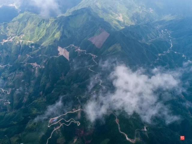 黄山竟然也有一条神奇的“天路”，自驾游爱好者都说值得一去（黄山的路好走吗）