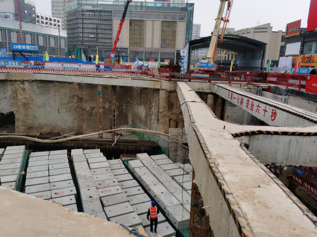 郑州二七广场隧道进入地下主体施工阶段，预计明年回填