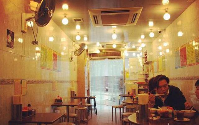 下岗夫妻创业，开小吃店走上致富路（做小吃创业成功的案例）