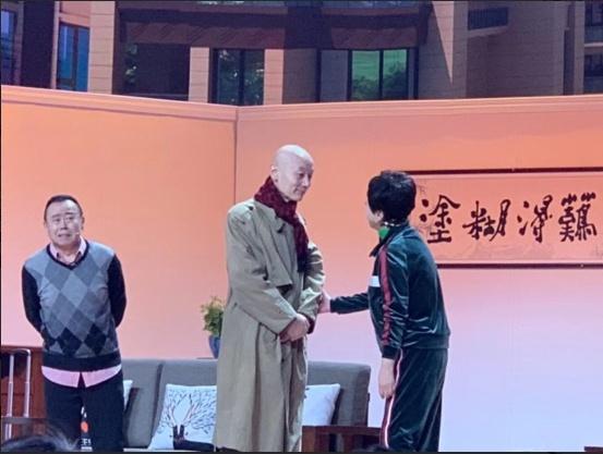 曾说不敢演小品，葛优春晚忽悠老人买“防脱发”床垫，其实他20年就“客串”过春晚
