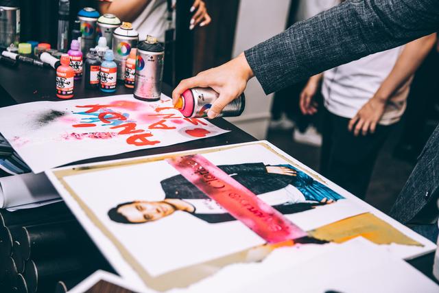 欧时力官网_Superdry进入中国四年了，想通过“错误翻译”被更多人了解（superdry什么意思中文）