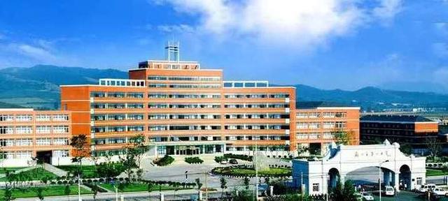 “辽宁最美校园”鞍山11所学校上榜（鞍山市学校排名）