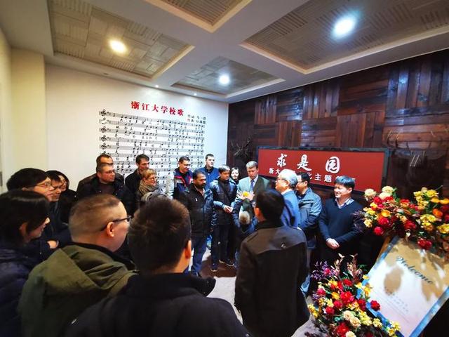 宁波翻译公司_浙大宁波理工学院了不起 让一群外教“恋”上中国（浙大宁波理工学院黑人外教）