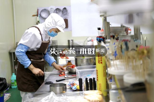 杭州网红甜品店老板：以为撑不下去，却发现新机遇（杭州十大网红甜品店）