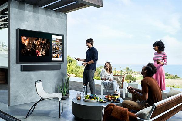 三星推出首款户外4K QLED电视Terrace和条形音箱