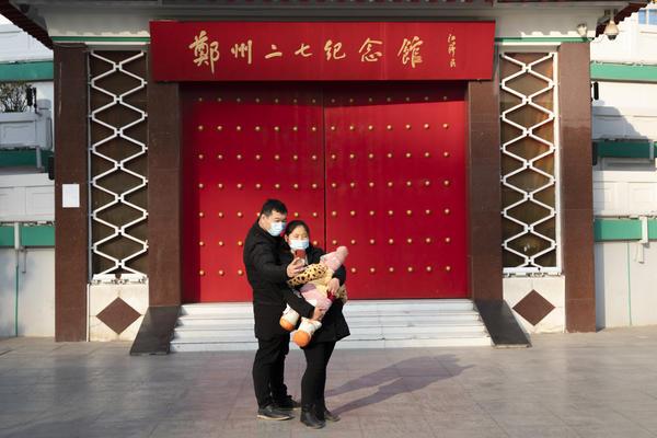 静待“蝶变”（郑州二七广场重建）