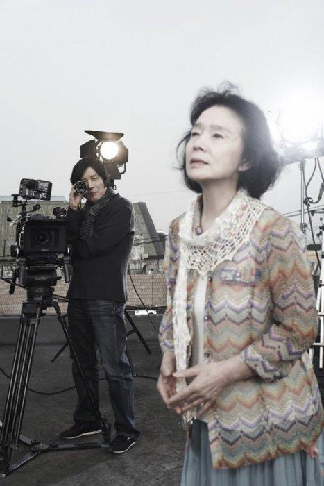 演员尹静姬患病被家人弃置巴黎郊区公寓？