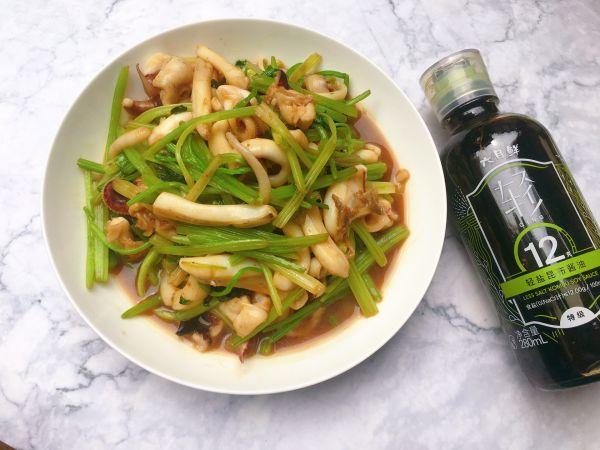 芹菜炒墨鱼走起，简单又好吃，吃货来收藏哦（芹菜可以炒墨鱼吗）