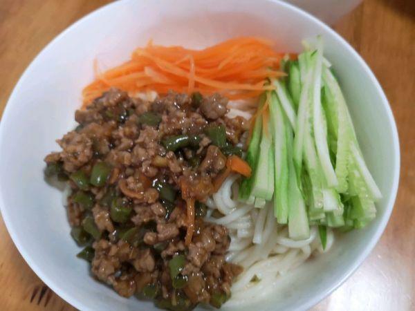 炸酱面这样做，解馋堪比红烧肉（炸酱面 肉）
