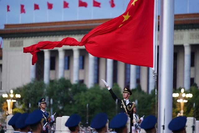歌曲丨《我把祖国唱给你听》：一首深切的歌，一腔爱国的情（祖国我为你唱首歌）