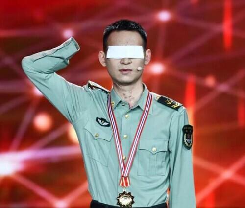 《砥砺奋斗·习近平为他们点赞》系列报道 杜富国：一个英雄的“三十而立”