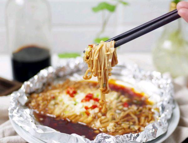 锡箔纸可以放烤箱吗_大厨不会告诉你的锡纸金针菇小窍门（锡纸金针菇放什么）