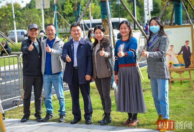 武汉婚礼_金银湖畔，许下爱的承诺，协和医院30对新人举办集体婚礼