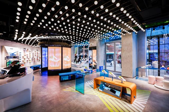 上海ugg专卖店_快速增长的HOKA也开始DTC了，全球首家直营品牌体验店选在上海