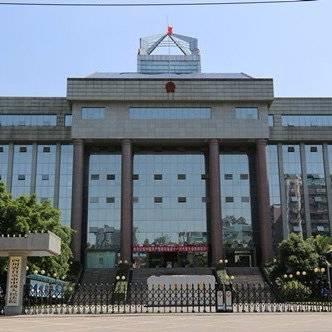 酒店电梯直通卧室，厨房步梯直通楼下 四川自贡中院法官联系当事人：“下周我们当面判后释疑”