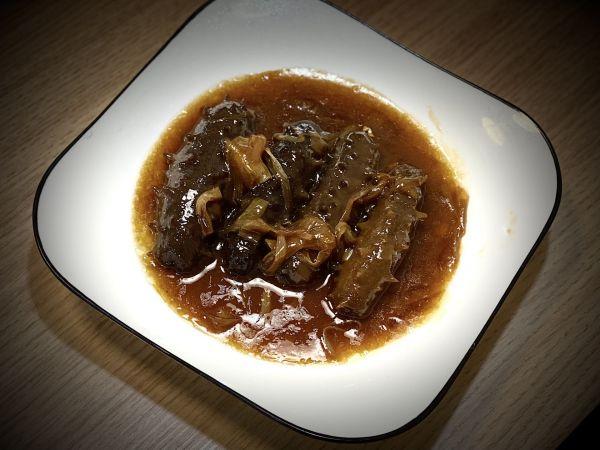 家常版葱烧海参最经典的做法，简单易学好上手（食材_家庭版葱烧海参的做法窍门）