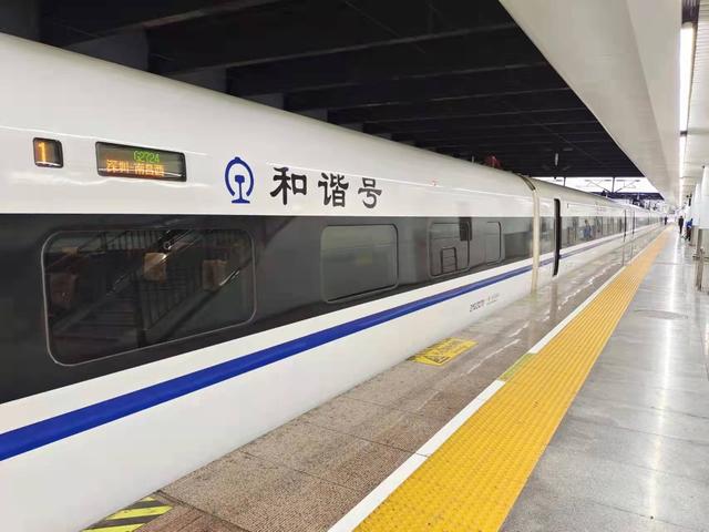 百年老站加入高铁“朋友圈”，深圳站首次开出高铁列车（深圳有个高铁站）