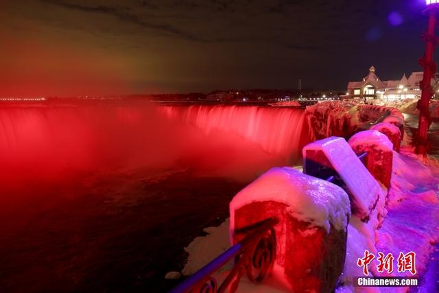 加拿大著名景点_加拿大著名景点尼亚加拉大瀑布点亮“中国红”（加拿大尼亚加拉瀑布图片）