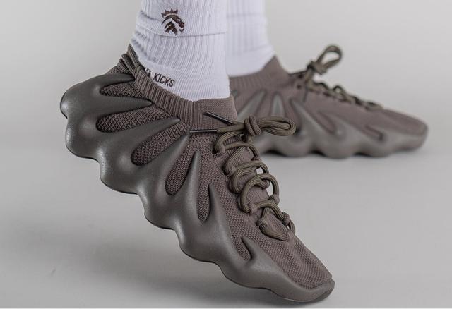 「酷灰」配色曝光（yeezy350灰白）