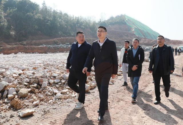 贵阳经济技术开发区_徐进调研贵阳经开区重点项目建设推进情况（贵阳经开区管委会主任徐进简历）
