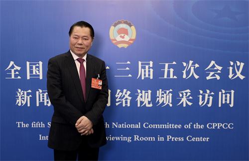全国政协委员丁佐宏：66至79岁仍是中年，鼓励60岁以上初老群体再就业